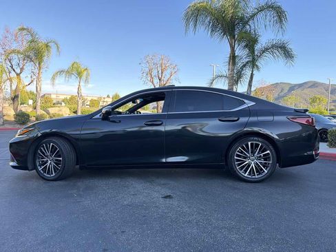 Used 2024 Lexus ES 300h w/ Premium Package FWD image 16