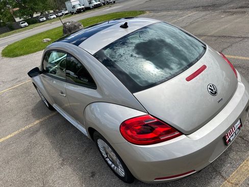 Used 2014 Volkswagen Beetle 1.8T FWD image 7