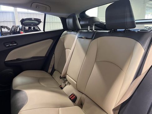 Used 2016 Toyota Prius Four image 17
