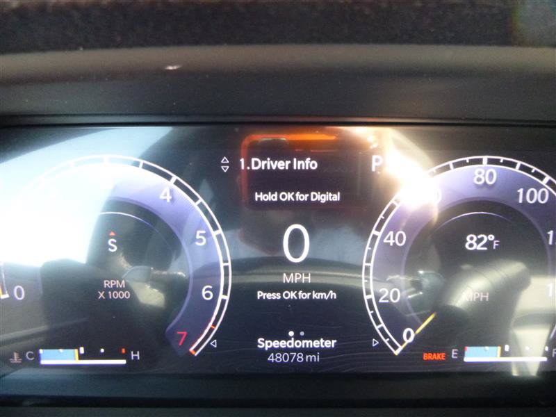 Used 2023 Jeep Grand Cherokee Limited AWD/4WD image 12