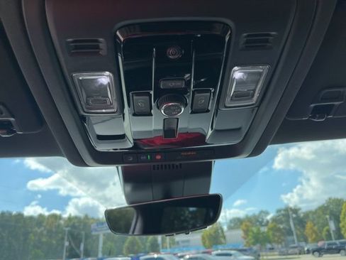 New 2026 Chevrolet Suburban High Country image 36