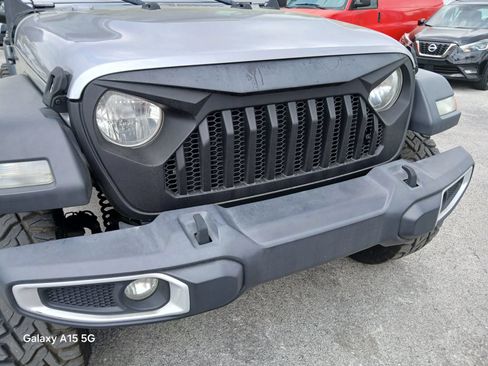 Used 2018 Jeep Wrangler Unlimited Sport S AWD/4WD image 19