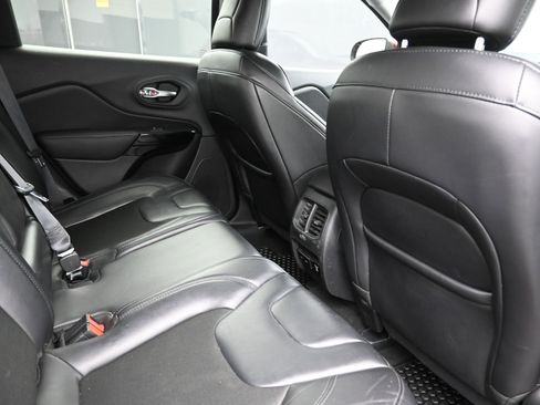 Used 2020 Jeep Cherokee Latitude Plus FWD image 25
