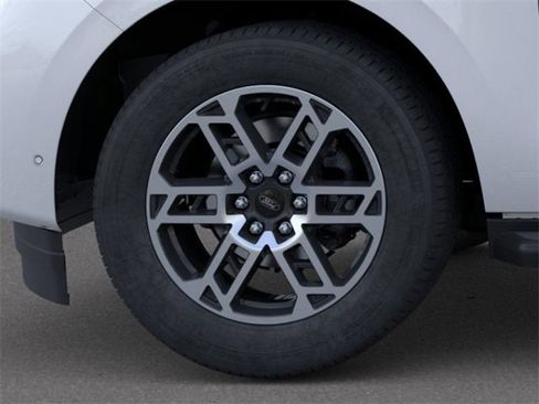 New 2025 Ford Expedition Active image 19