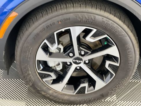 Certified 2025 Kia Sportage EX image 11