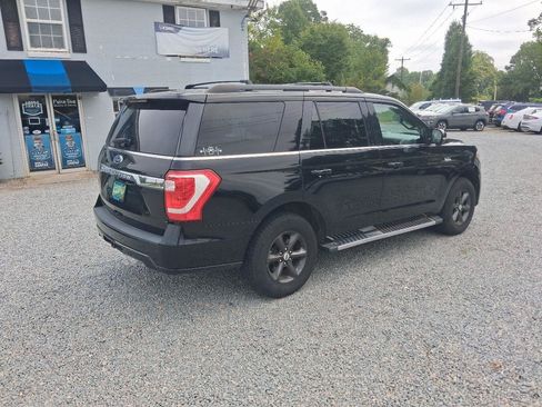 Used 2018 Ford Expedition XLT w/ Equipment Group 202A AWD/4WD image 13