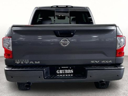 Used 2021 Nissan Titan SV AWD/4WD image 5