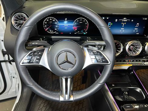 Certified 2025 Mercedes-Benz GLA 250 4MATIC image 23