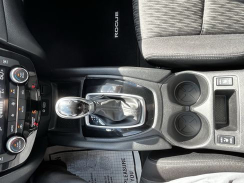 Used 2020 Nissan Rogue SV AWD/4WD image 23
