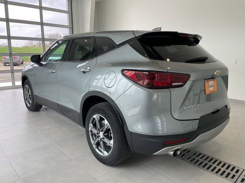 Used 2025 Chevrolet Blazer LT image 2