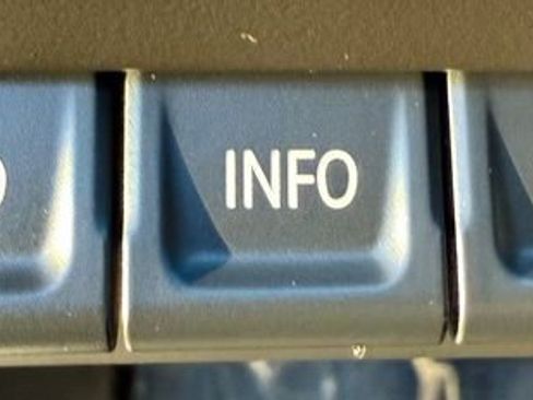 Used 2023 Buick Enclave Avenir w/ Avenir Technology Package image 33