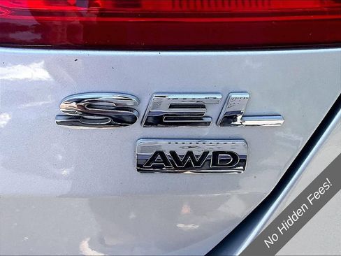 Used 2015 Ford Taurus SEL w/ Equipment Group 201A AWD/4WD image 7