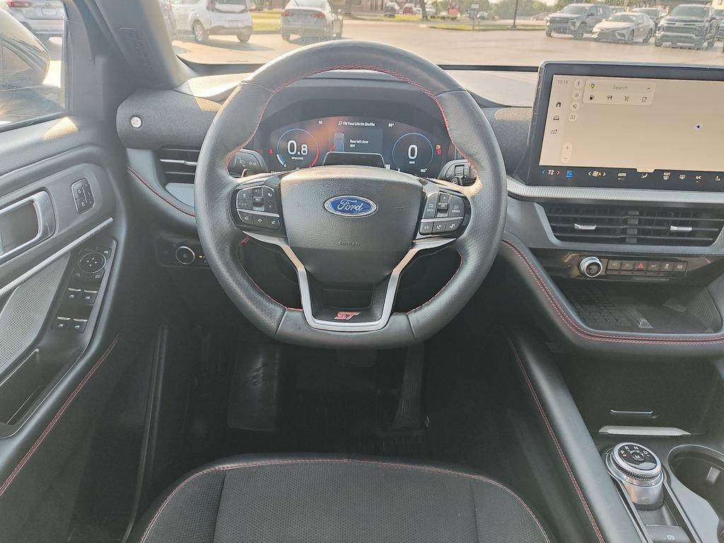 Used 2025 Ford Explorer ST AWD/4WD image 16