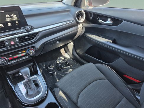 Used 2019 Kia Forte S w/ S Premium Package FWD image 15