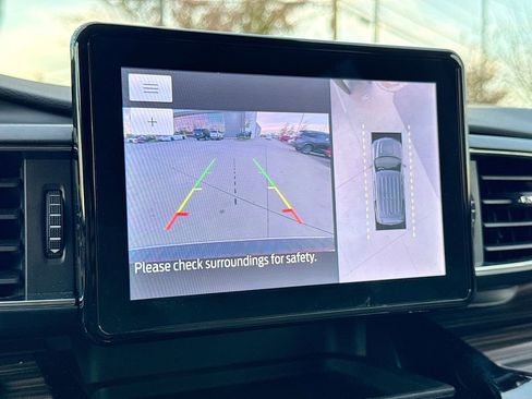 Used 2023 Ford Explorer Limited w/ Equipment Group 301A image 27