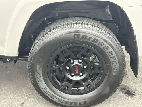 Used 2023 Toyota 4Runner SR5 Premium image 32