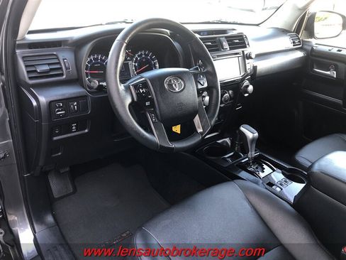 Used 2019 Toyota 4Runner TRD Off-Road Premium AWD/4WD image 12