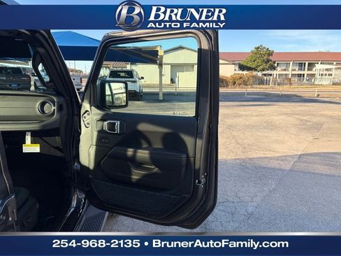 New 2026 Jeep Gladiator Sport image 14