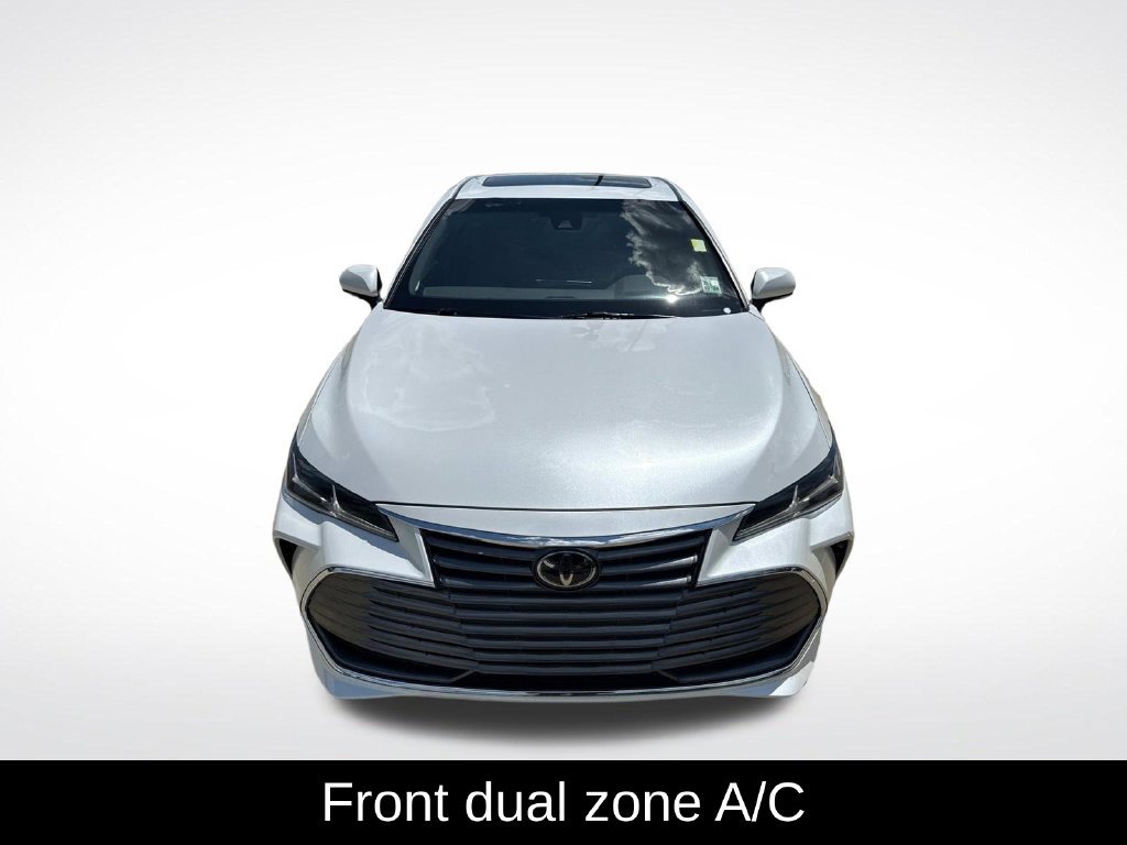 Used 2019 Toyota Avalon Limited FWD image 2
