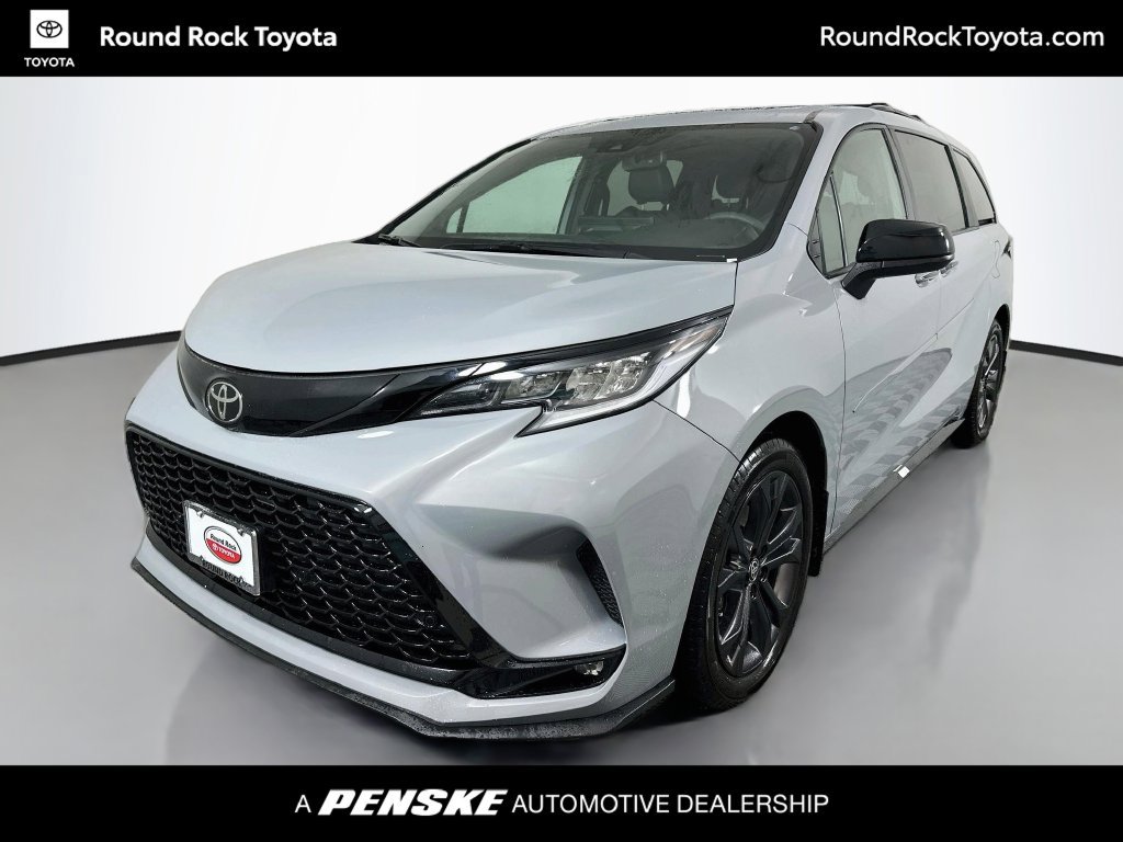Used 2026 Toyota Sienna XSE FWD image 1