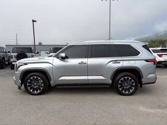 Used 2025 Toyota Sequoia Limited w/ Tow Technology Package AWD/4WD image 12