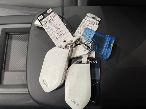 Used 2024 Kia EV9 Wind image 28