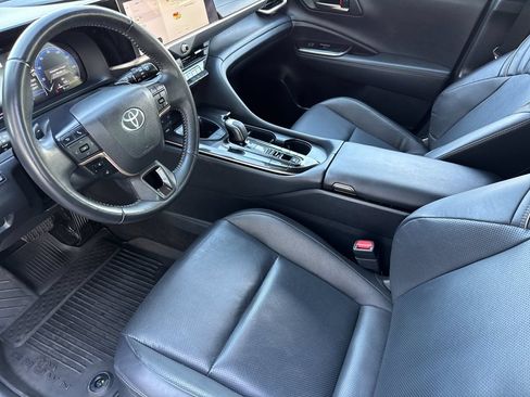 Used 2025 Toyota Crown Signia AWD/4WD image 9