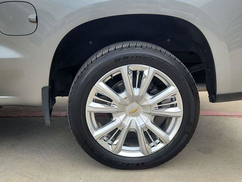 Used 2024 Chevrolet Silverado 1500 High Country w/ High Country Premium Package AWD/4WD image 34