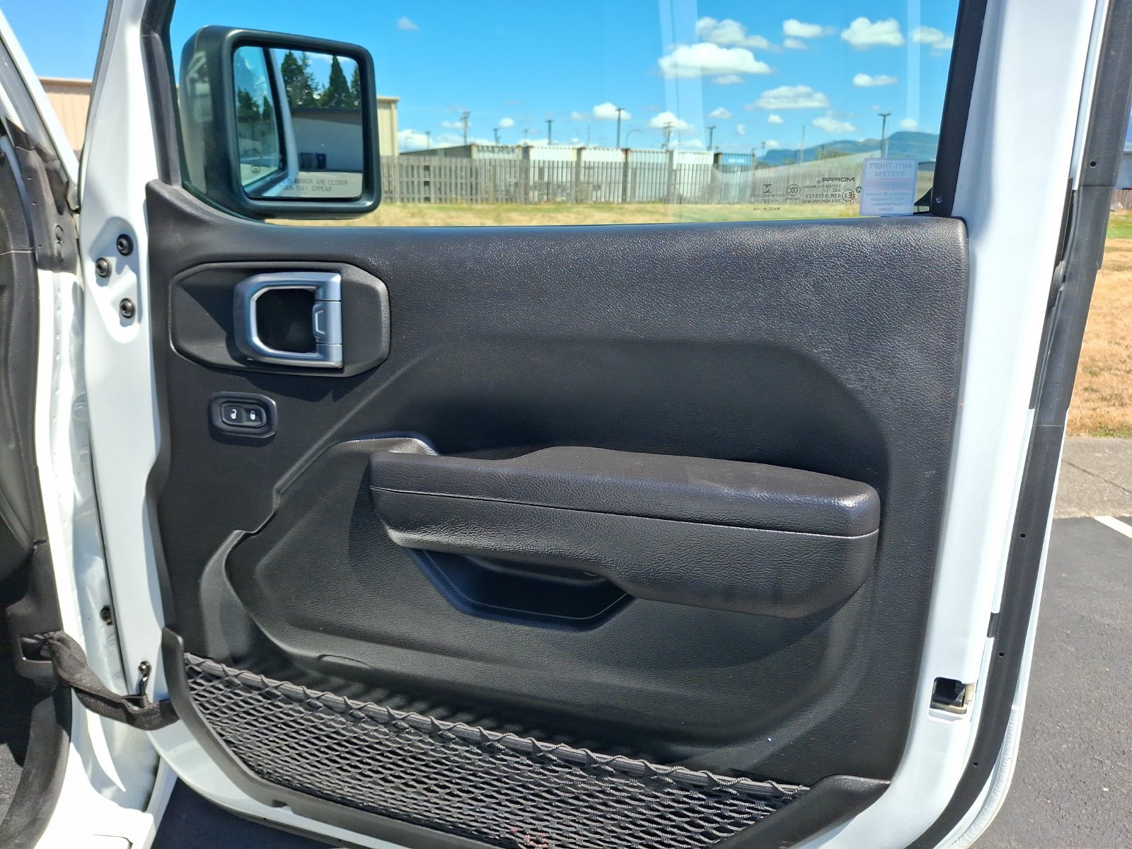 Used 2022 Jeep Wrangler Unlimited Rubicon AWD/4WD image 23