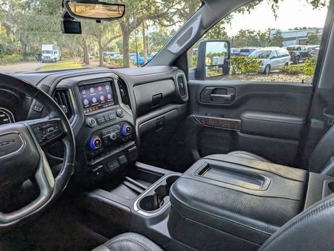 Used 2020 GMC Sierra 2500 Denali w/ Denali Ultimate Package image 15