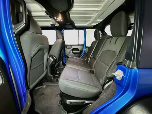 Used 2023 Jeep Wrangler Unlimited w/ Cold Weather Group AWD/4WD image 28
