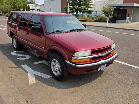 Used 2001 Chevrolet S10 Pickup LS AWD/4WD image 3