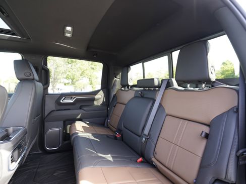 New 2026 Chevrolet Silverado 1500 High Country w/ High Country Premium Package AWD/4WD image 10