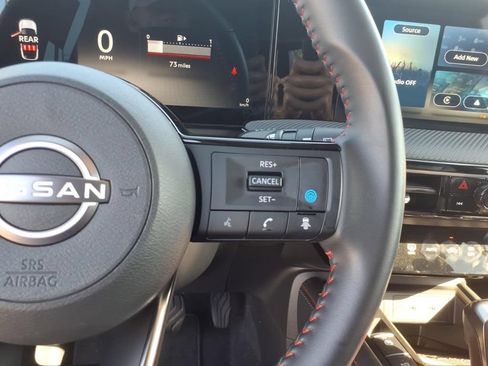 Used 2025 Nissan Kicks SR AWD/4WD image 9