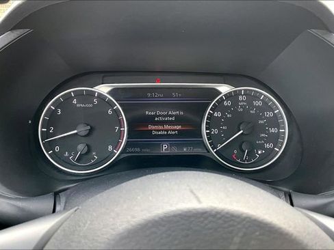 Used 2025 Nissan Sentra SR w/ SR Premium Package image 10