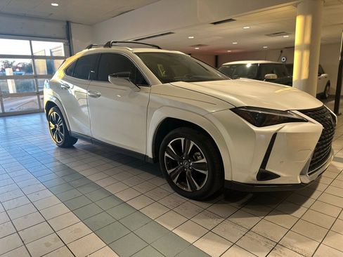 Used 2023 Lexus UX 250h FWD w/ Premium Package image 3