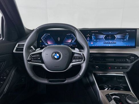 Used 2025 BMW 330i Sedan image 17