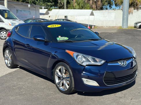 Used 2017 Hyundai Veloster Value Edition image 2