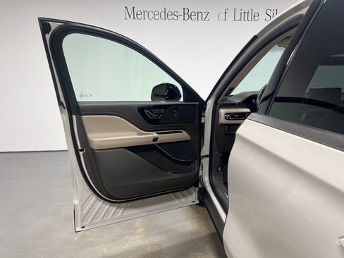 Used 2022 Lincoln Aviator Reserve w/ Elements Package Plus image 17