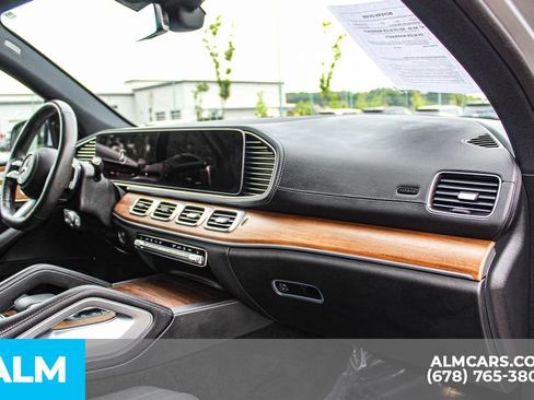 Used 2024 Mercedes-Benz GLS 450 4MATIC image 27