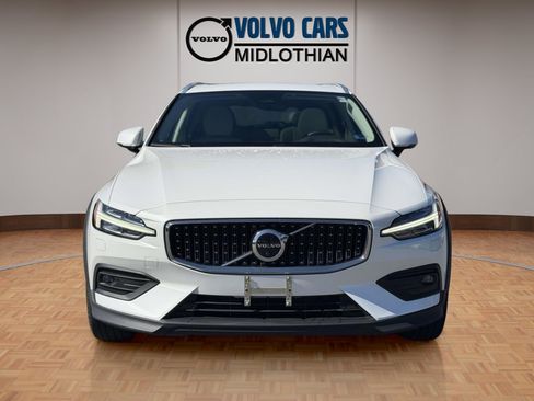 Used 2023 Volvo V60 B5 Cross Country Plus w/ Climate Package AWD/4WD image 24