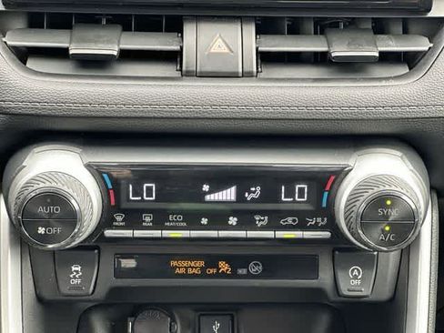 Used 2021 Toyota RAV4 XLE image 14