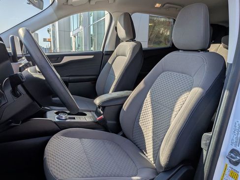 Used 2022 Ford Escape SE image 9