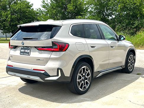 New 2026 BMW X1 xDrive28i w/ Convenience Package AWD/4WD image 8