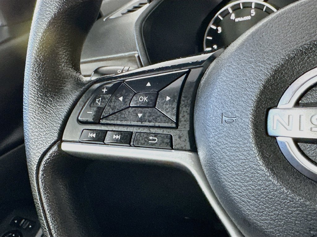 Used 2025 Nissan Altima 2.5 SV FWD image 24