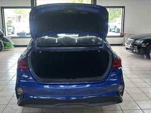 Used 2023 Kia Forte LXS FWD image 4