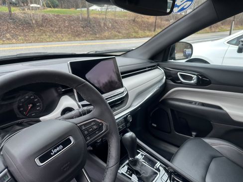 Used 2024 Jeep Compass Limited w/ Sun and Sound Group image 34