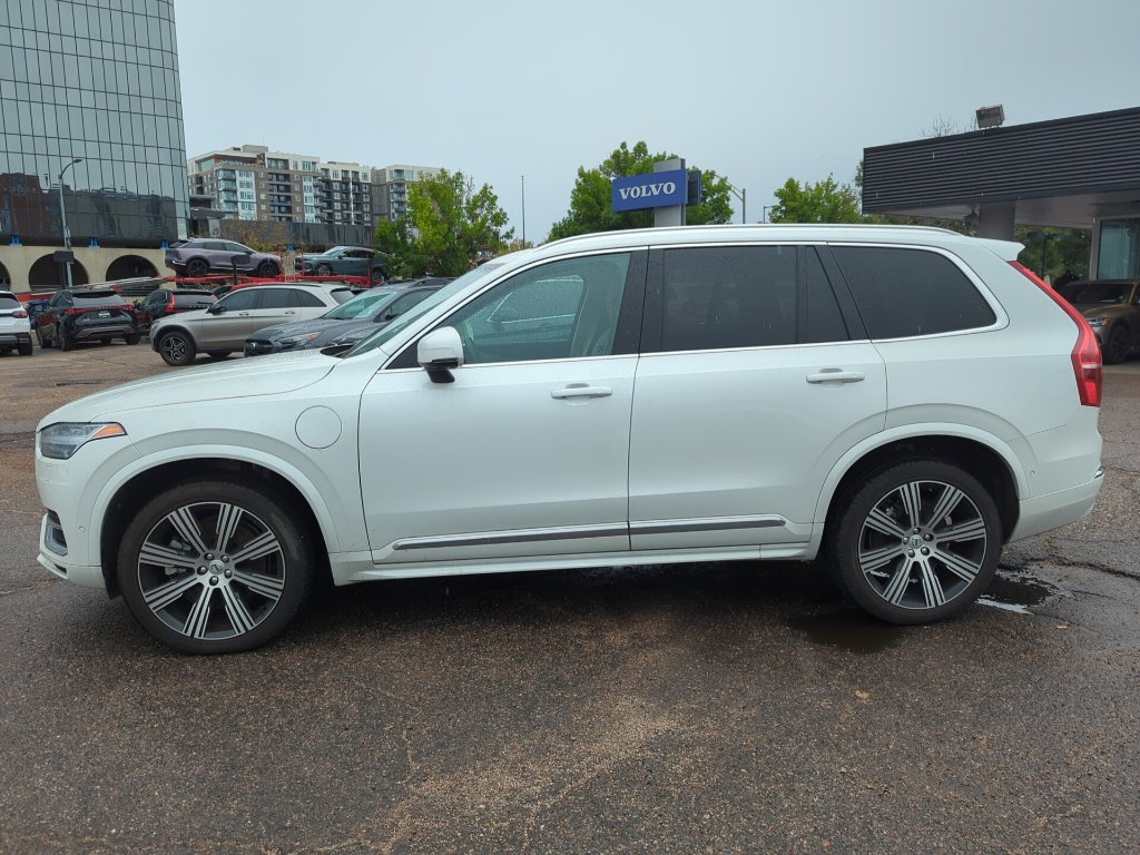 Used 2025 Volvo XC90 T8 Ultra w/ Protection Package Premier AWD/4WD image 4