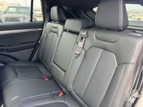 Used 2024 Jeep Wagoneer Launch Edition image 15