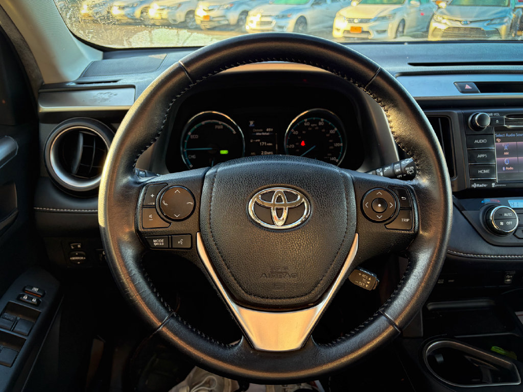 Used 2016 Toyota RAV4 XLE AWD/4WD image 10